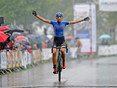 Helen Wyman wint de Grote Prijs Brabant 2014 in de stromende regen